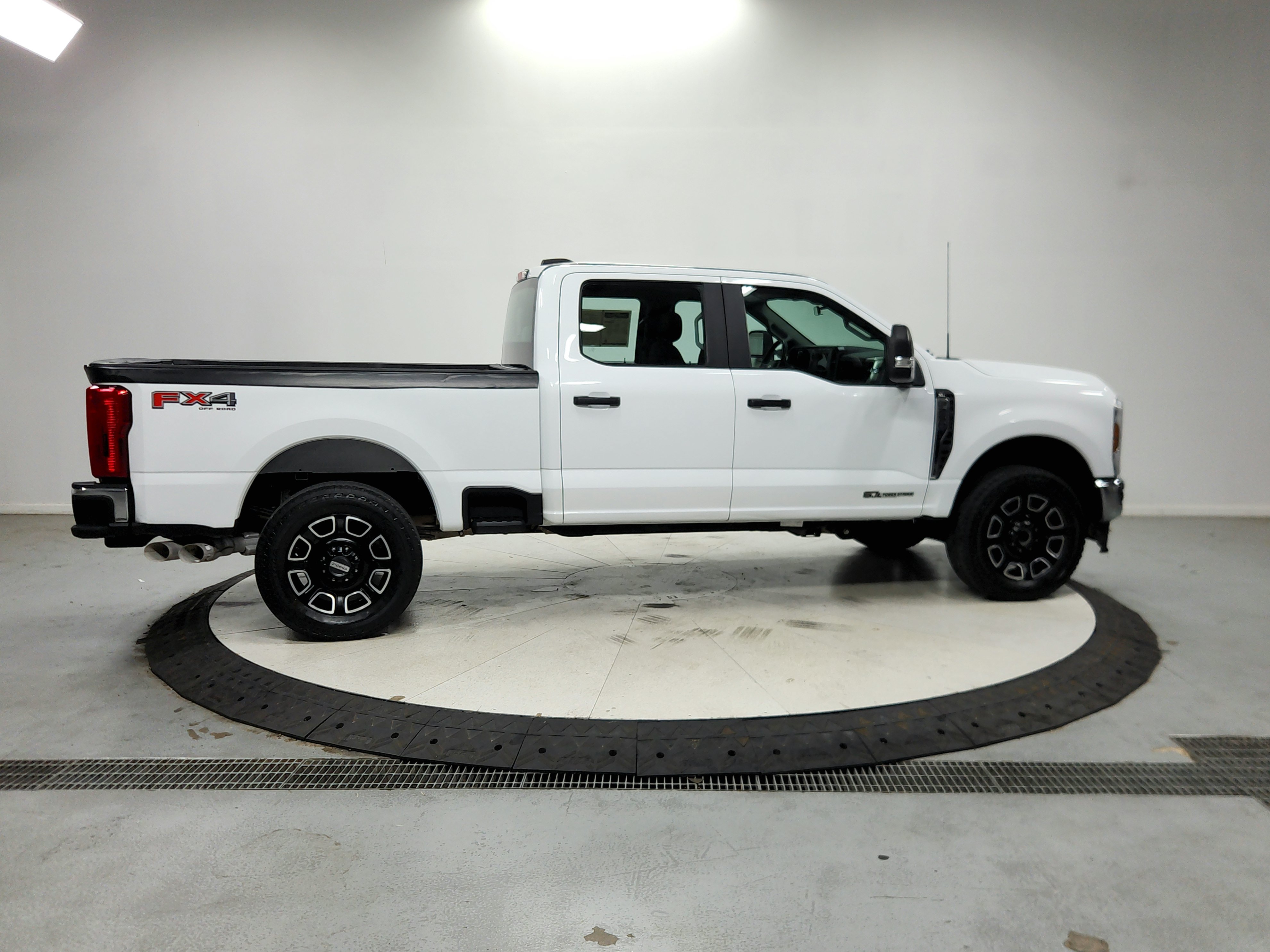 Used 2024 Ford F250 XL w/ FX4 Off-Road Package AWD/4WD image 9
