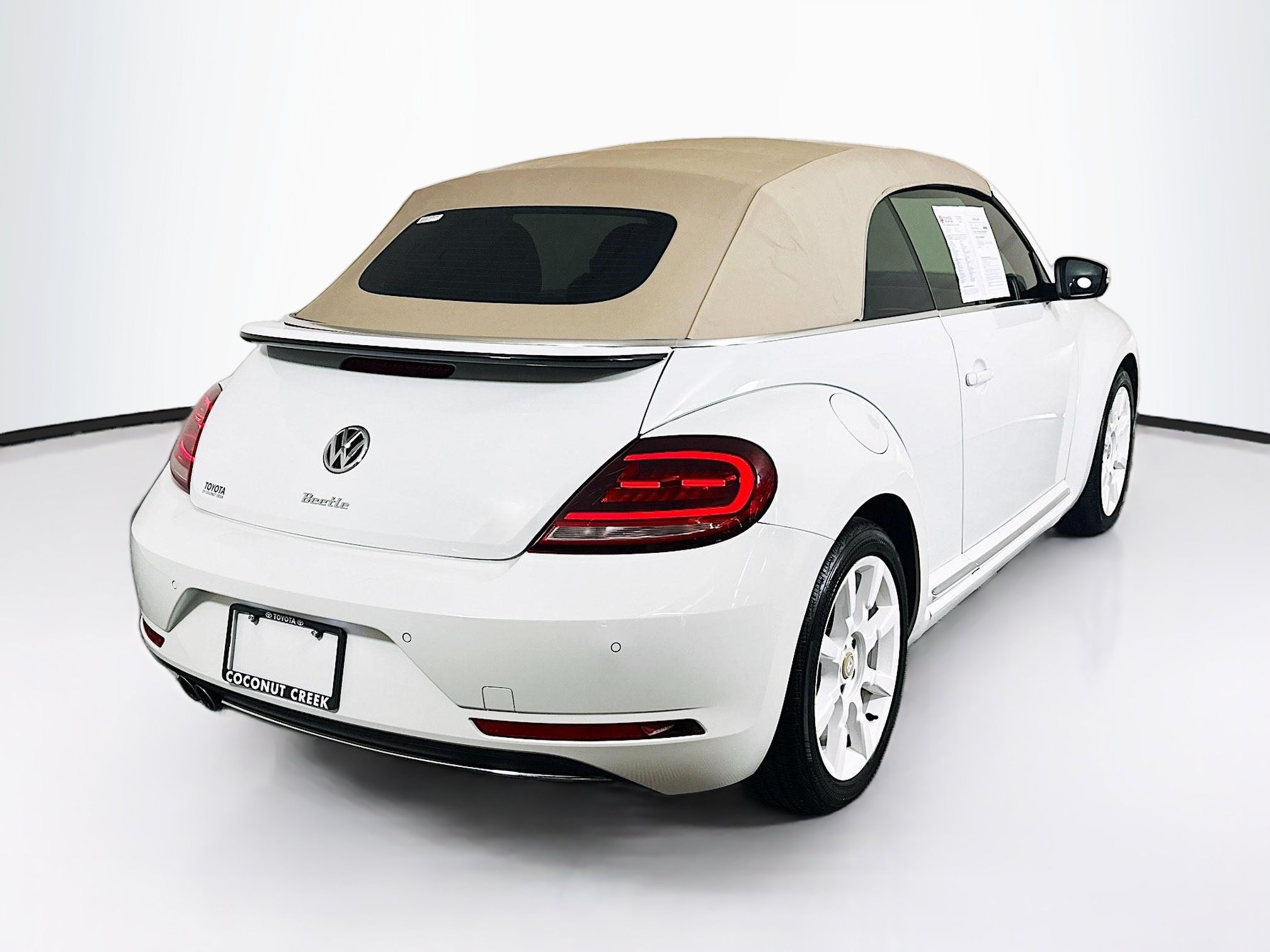 Used 2019 Volkswagen Beetle 2.0T Final Edition SEL FWD image 3