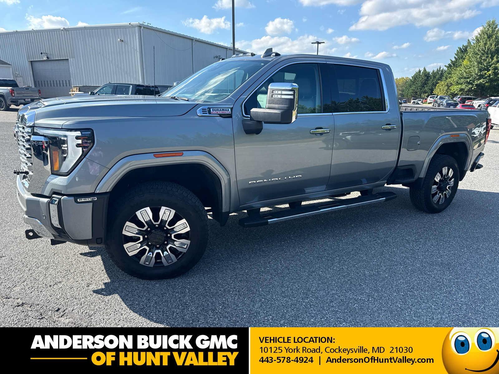 Used 2024 GMC Sierra 2500 Denali w/ Denali Reserve Package AWD/4WD image 1