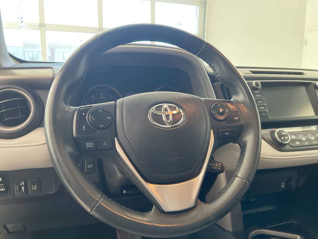 Certified 2018 Toyota RAV4 XLE AWD/4WD image 14