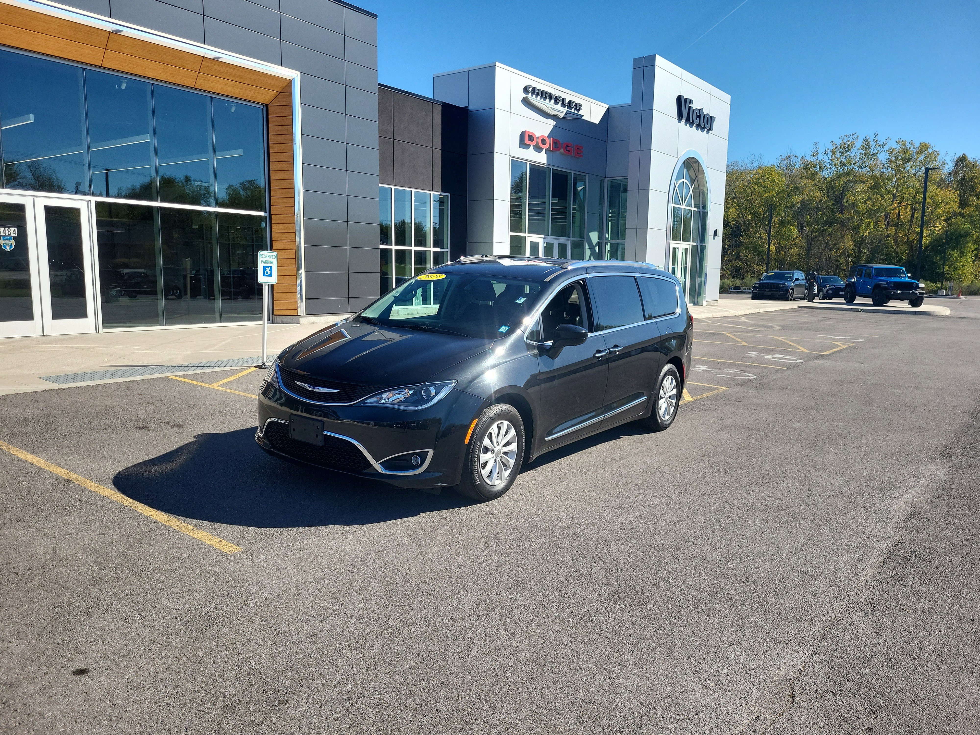 Used 2019 Chrysler Pacifica Touring-L