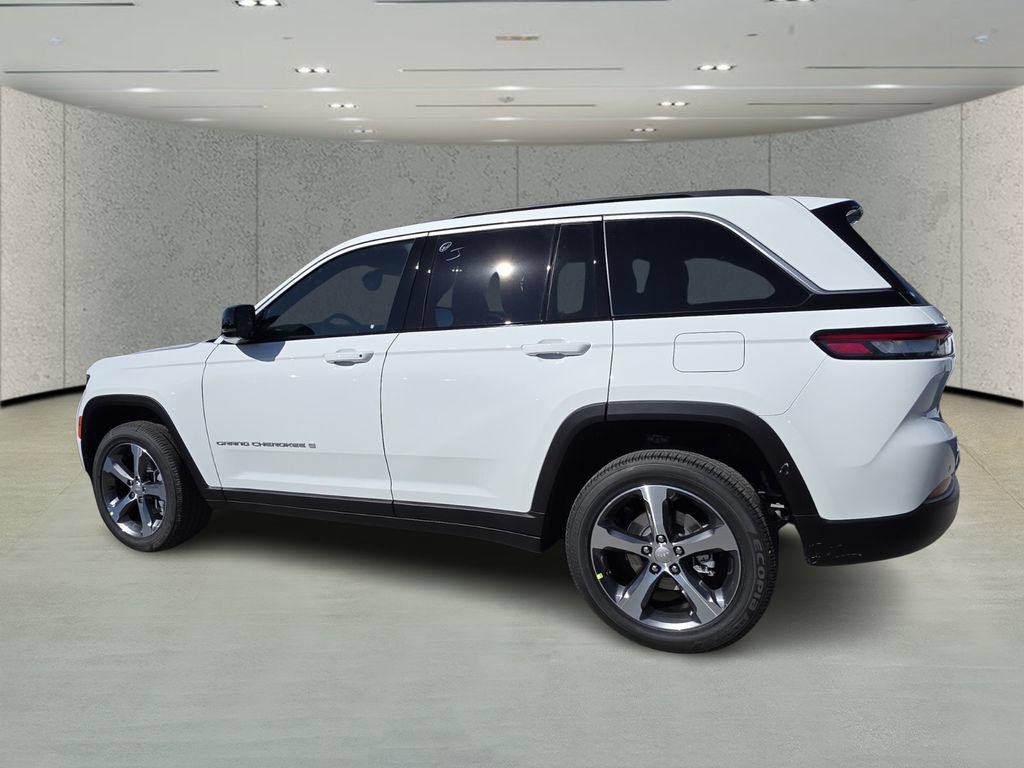 New 2026 Jeep Grand Cherokee Limited RWD image 4