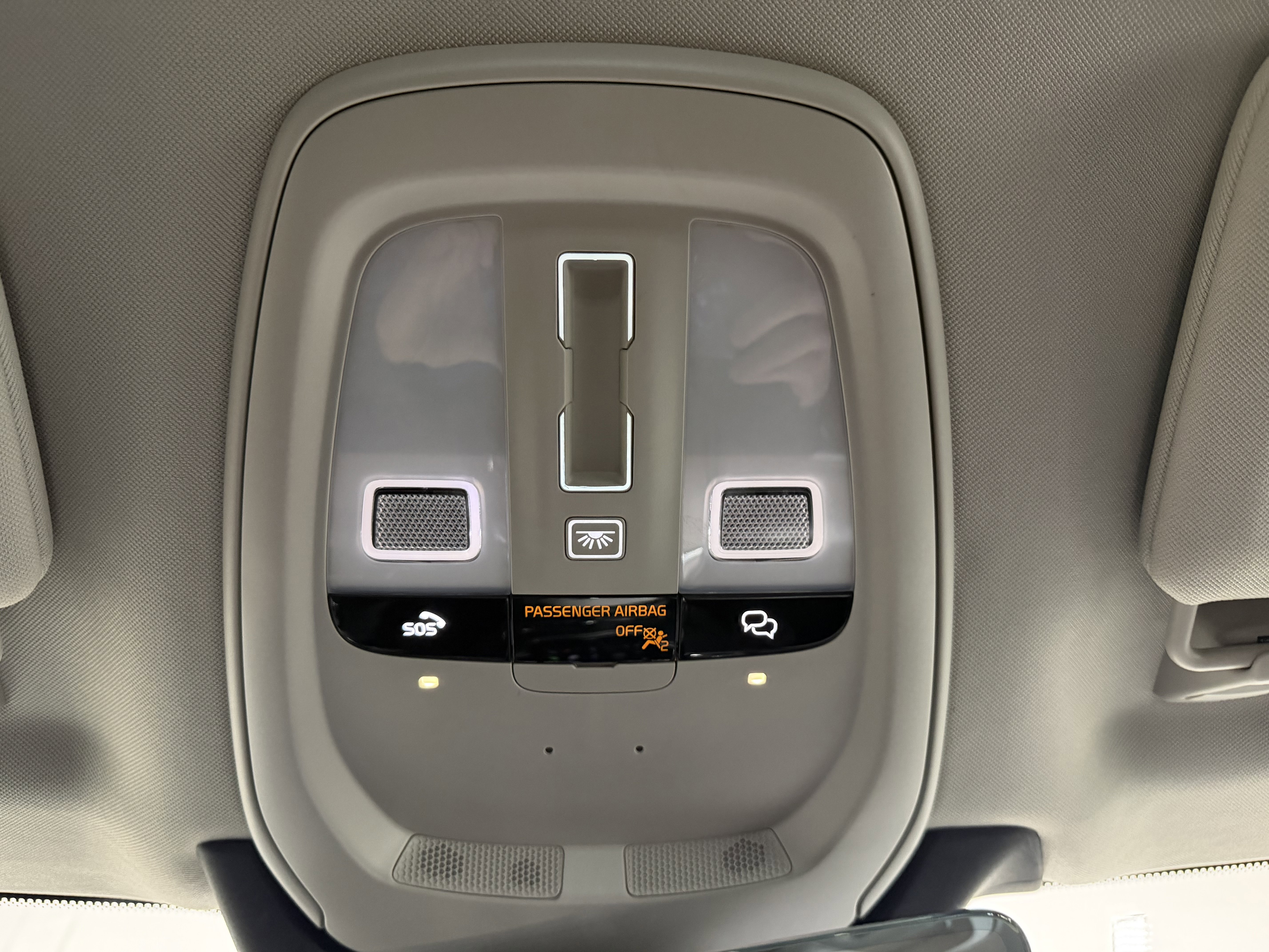 Used 2023 Volvo XC90 B6 Ultimate w/ Protection Package image 16