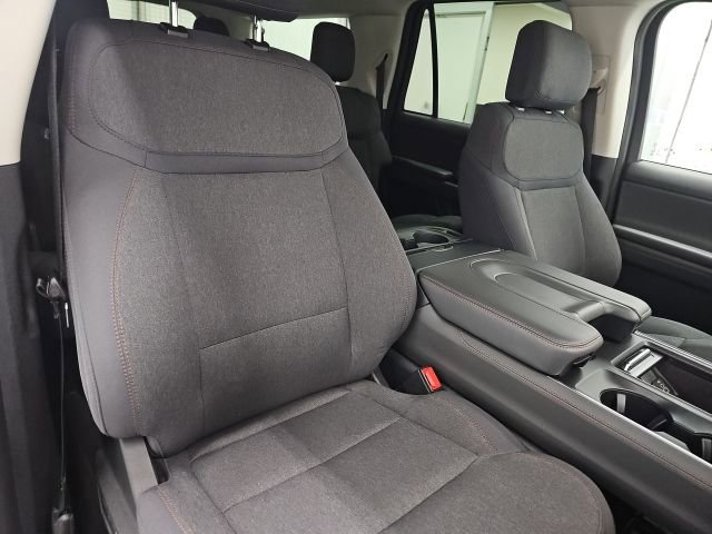 Used 2025 Ford Expedition Max Active AWD/4WD image 13