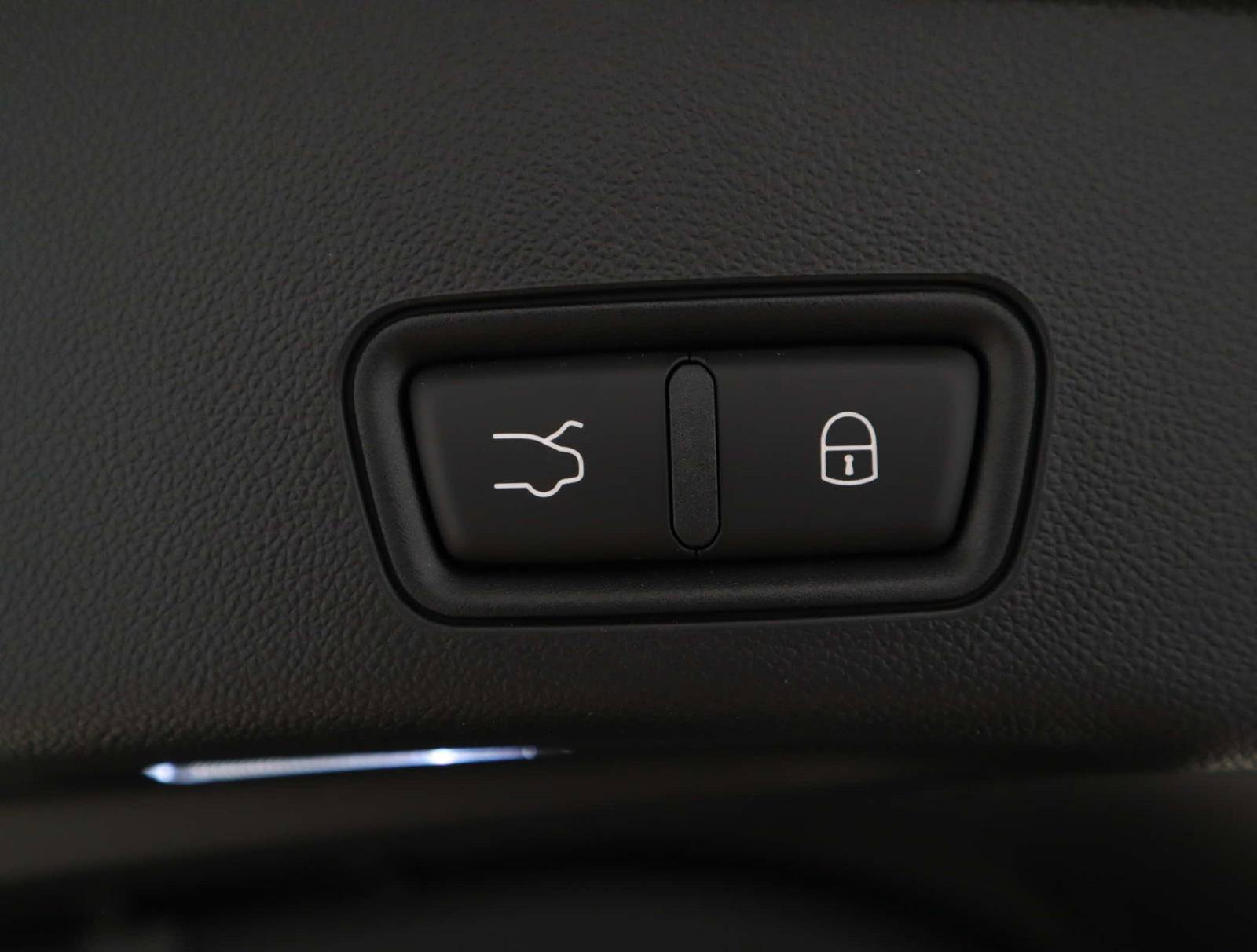 New 2025 Maserati Grecale Modena image 11