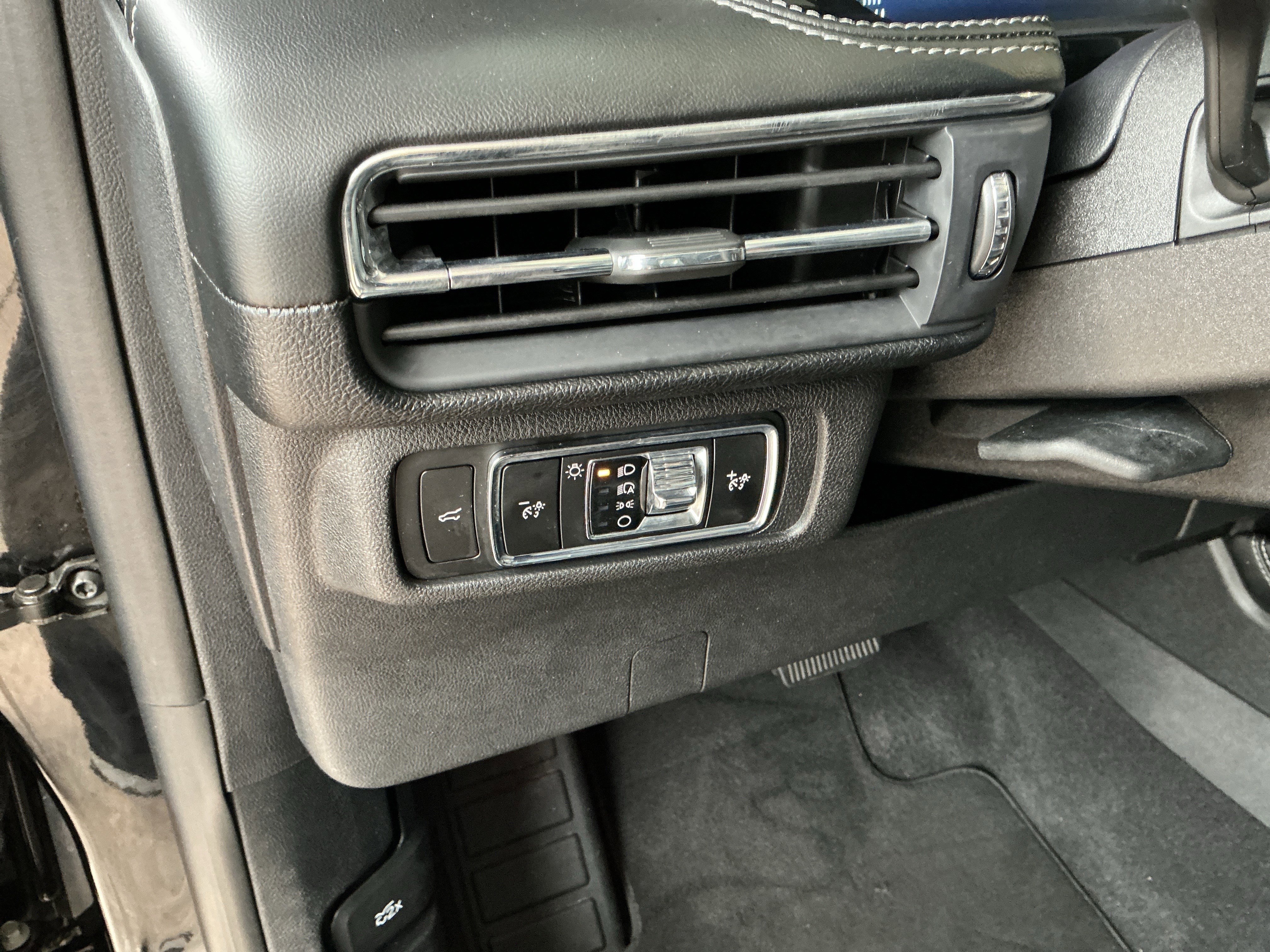 Used 2024 Lincoln Corsair Reserve image 26