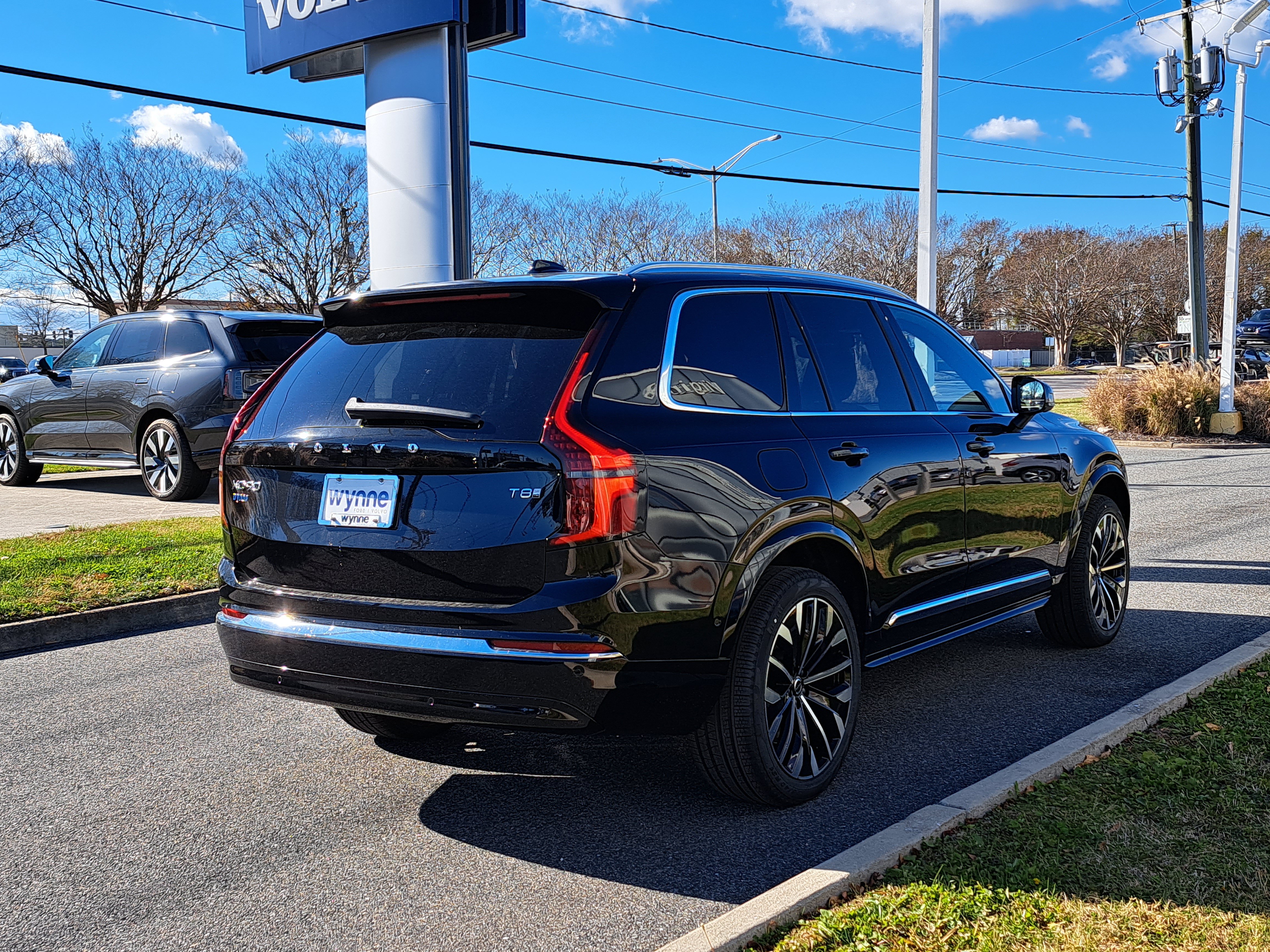 New 2026 Volvo XC90 T8 Plus AWD/4WD image 3