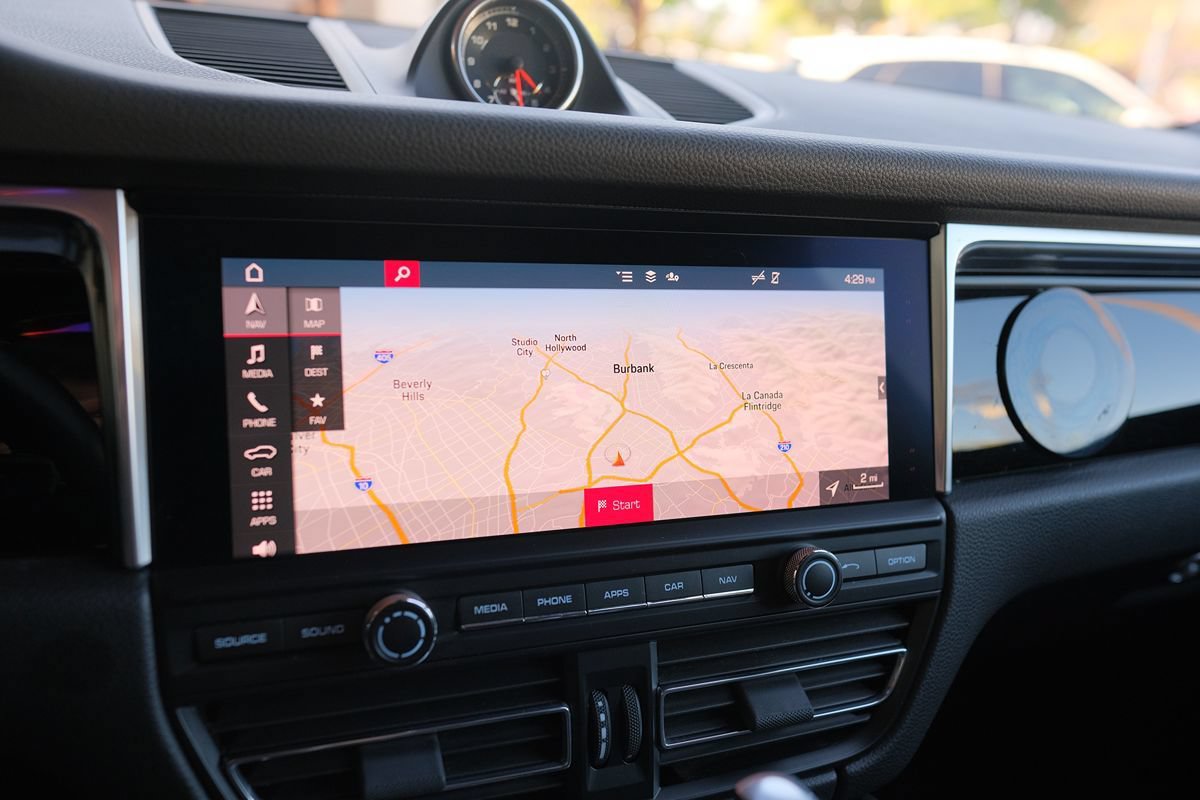 Used 2020 Porsche Macan AWD/4WD image 20