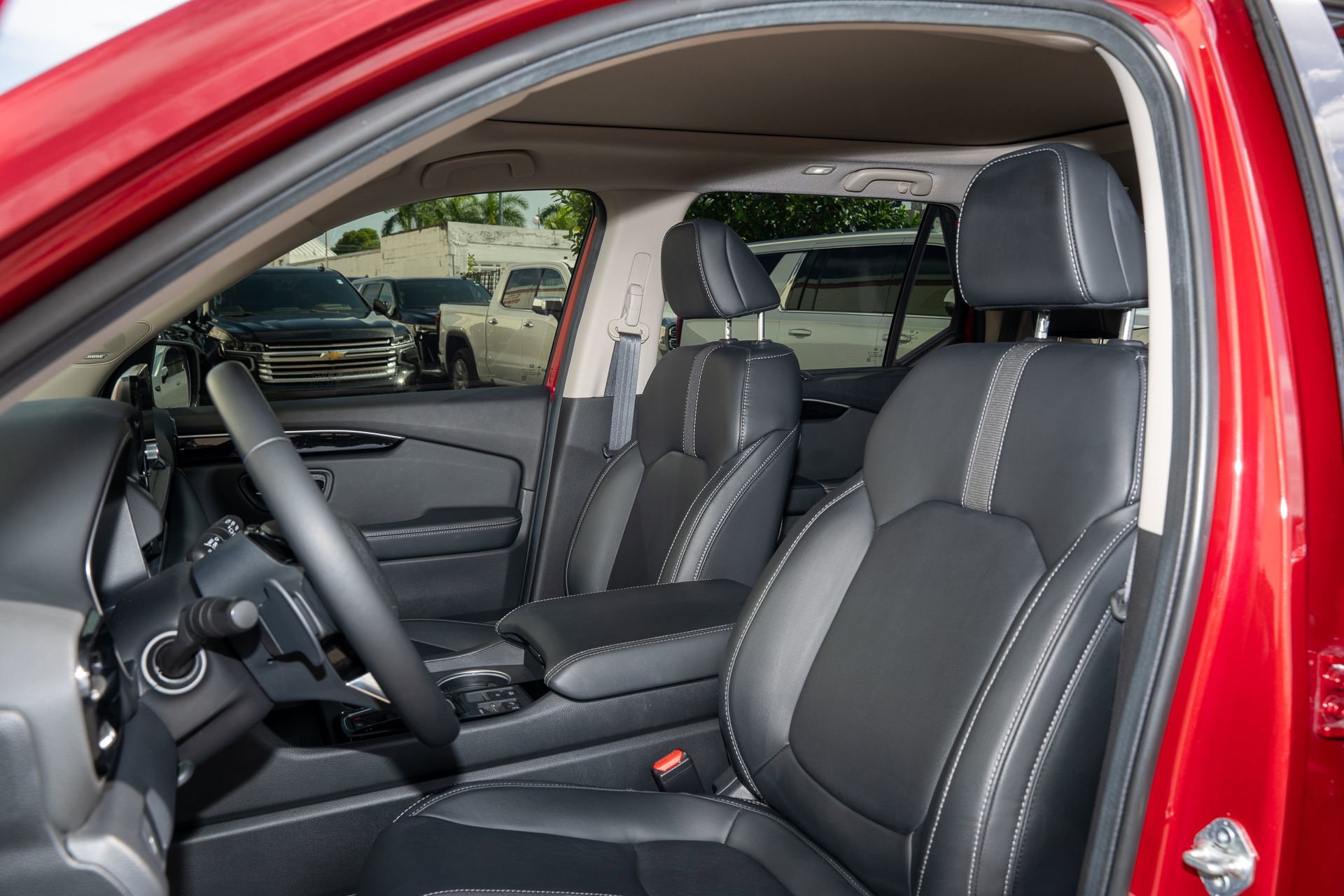 Certified 2025 Honda Pilot Touring image 17