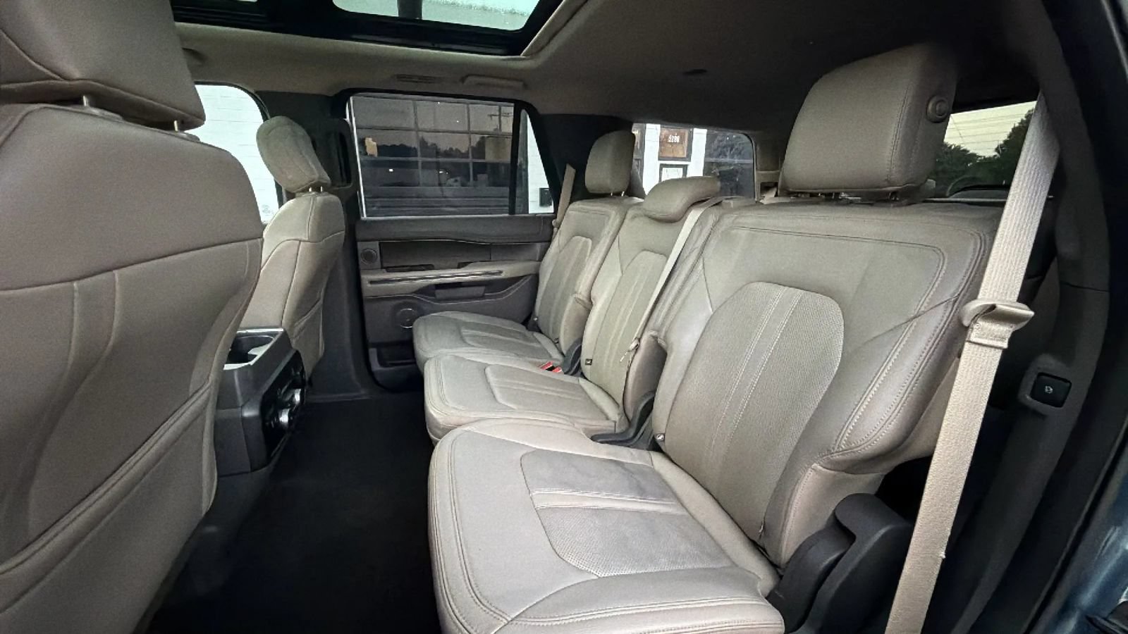 Used 2018 Ford Expedition Limited w/ Equipment Group 301A AWD/4WD image 45