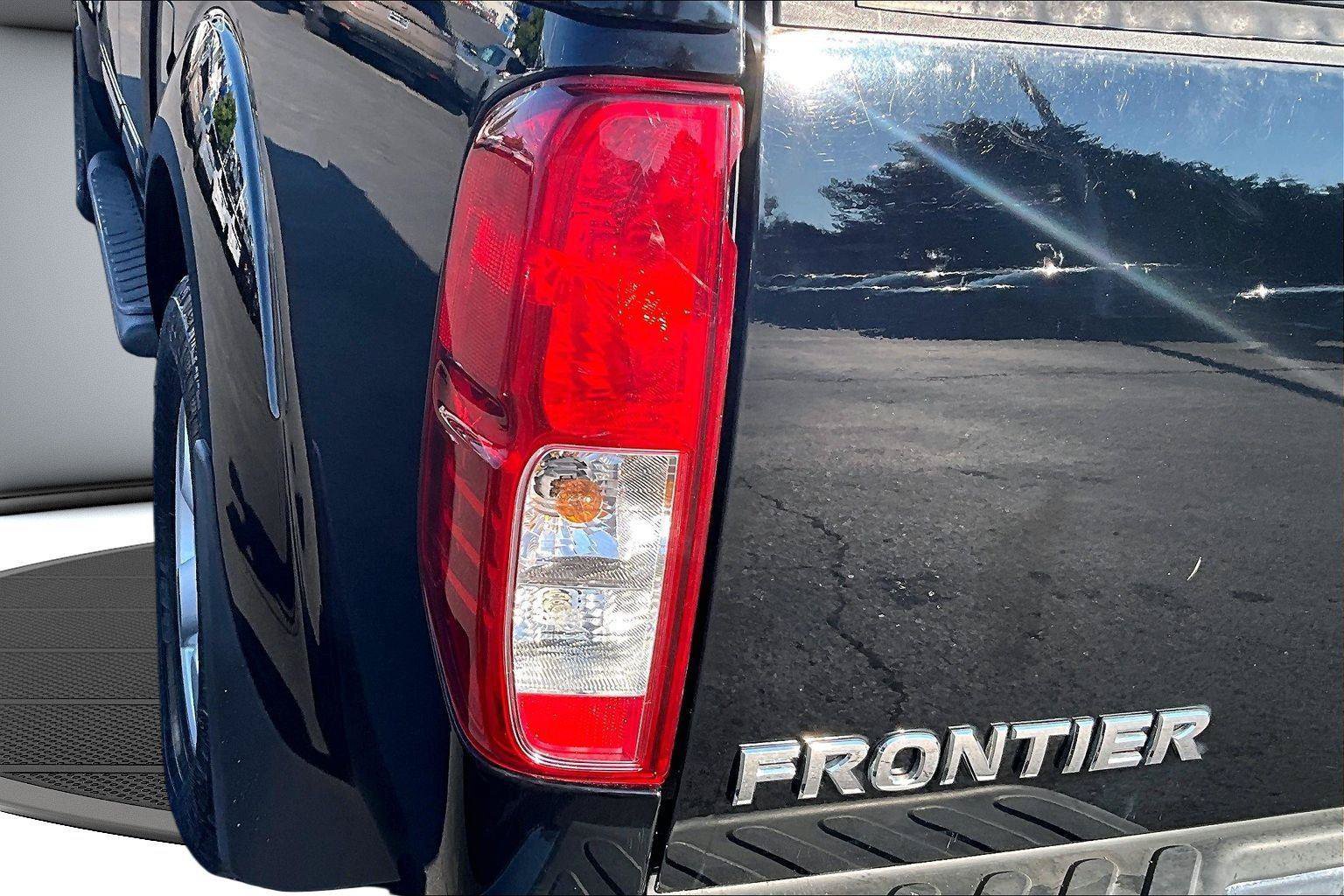 Used 2005 Nissan Frontier LE AWD/4WD image 20