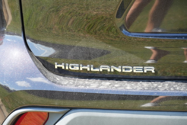 Used 2021 Toyota Highlander XLE FWD image 15