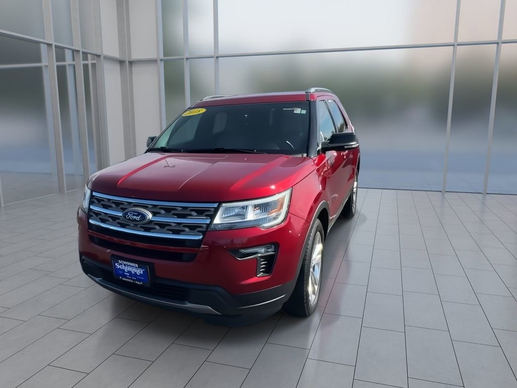 Used 2018 Ford Explorer XLT w/ Equipment Group 202A image 3