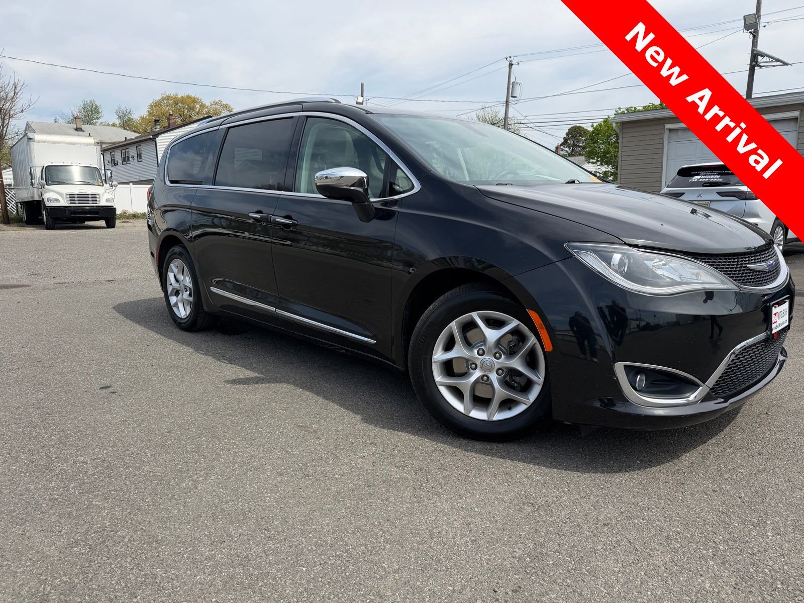 Used 2020 Chrysler Pacifica Limited image 1