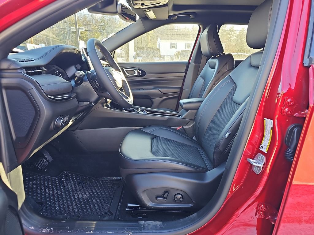 New 2026 Jeep Compass Latitude w/ Sun and Sound Group image 10