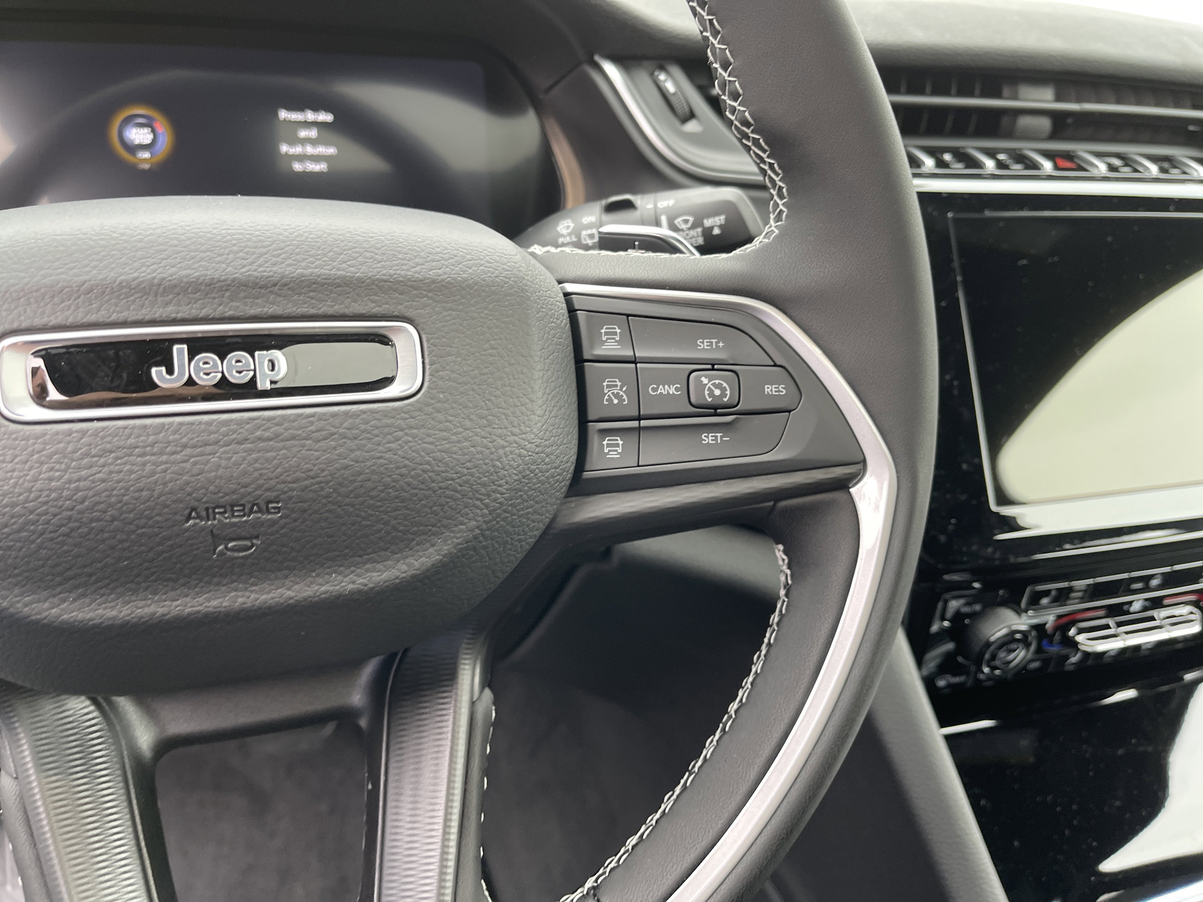 New 2025 Jeep Grand Cherokee L Altitude image 21