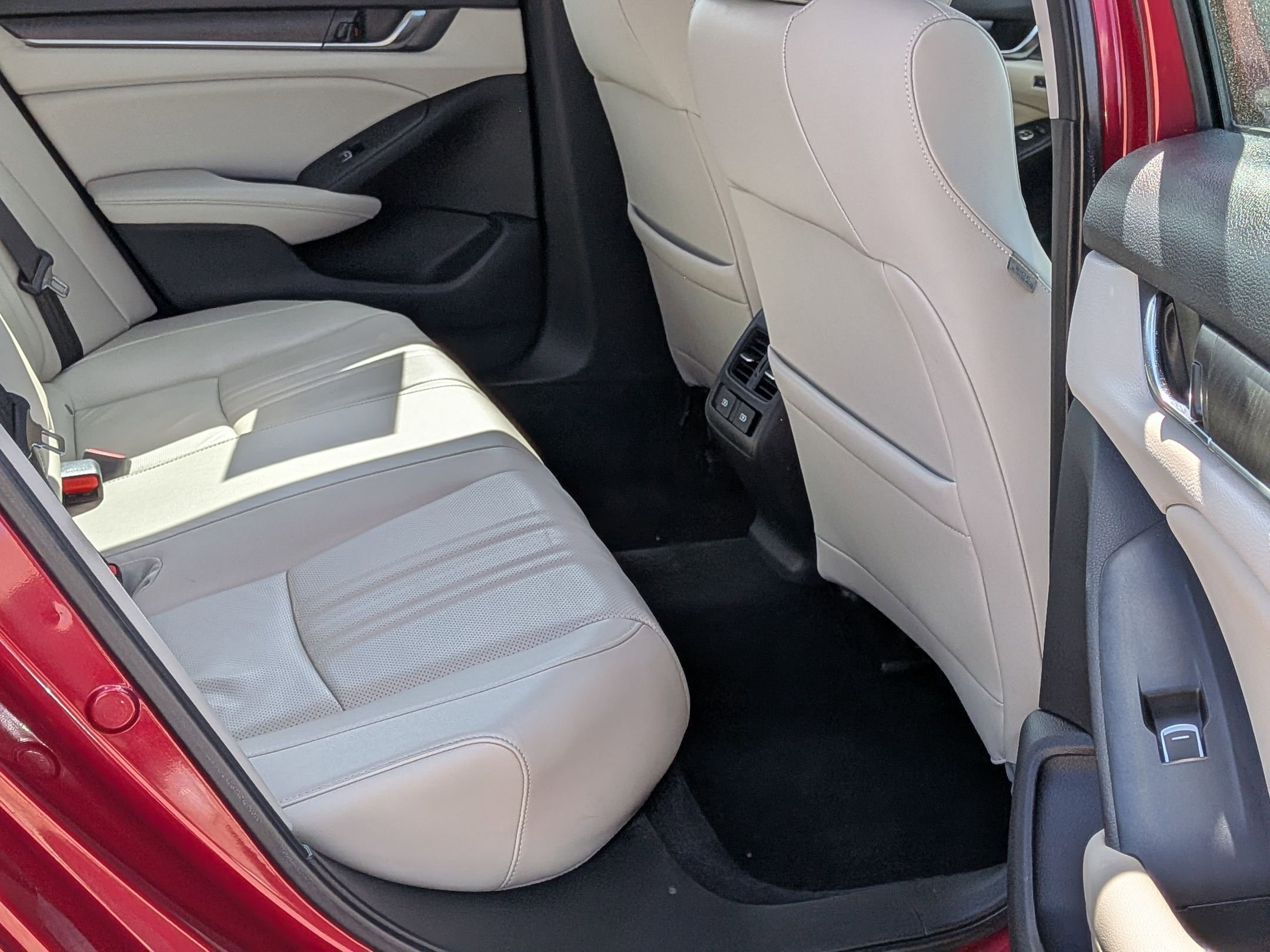 Used 2022 Honda Accord EX-L image 28