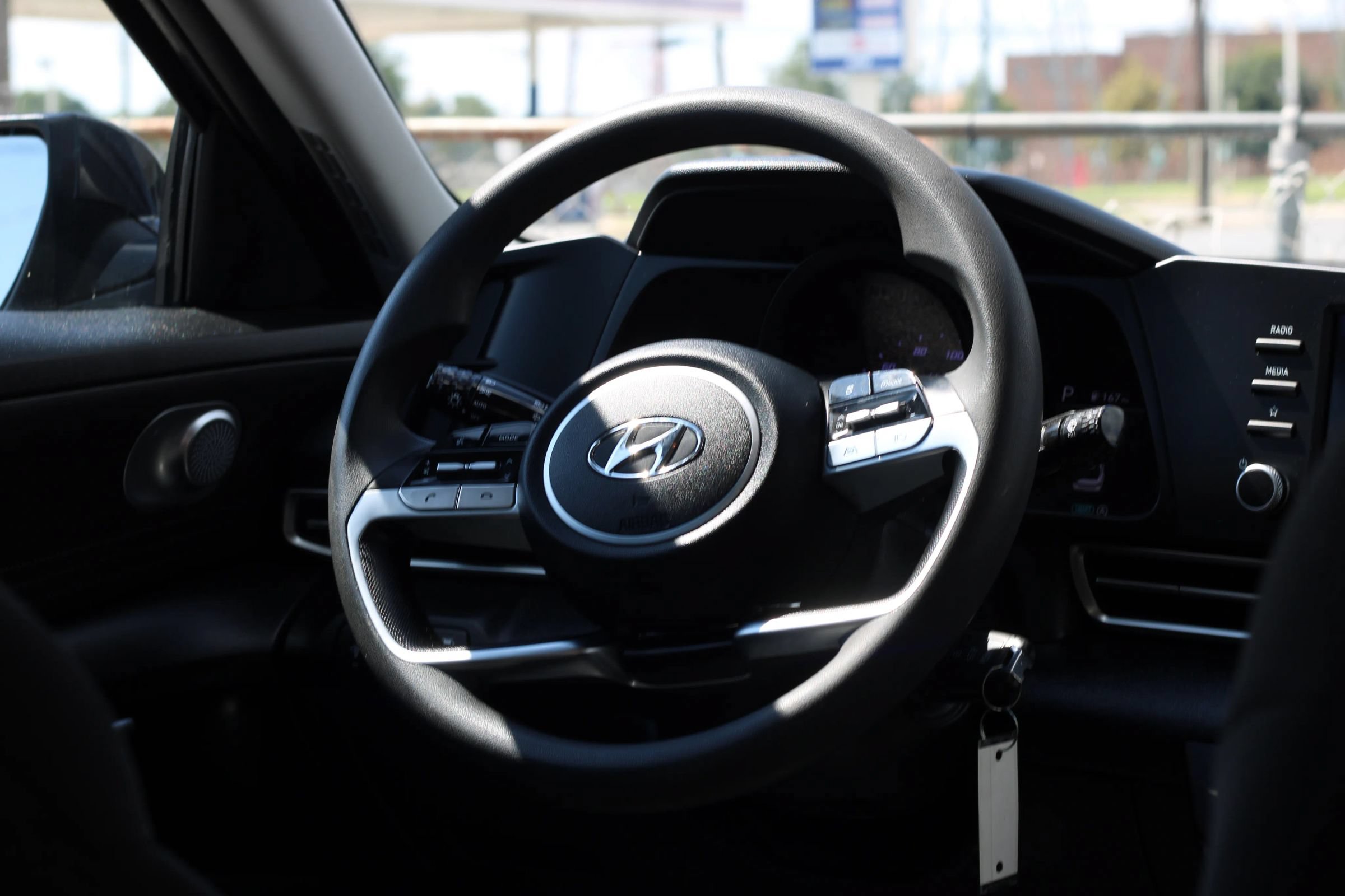 Used 2022 Hyundai Elantra SE FWD image 14