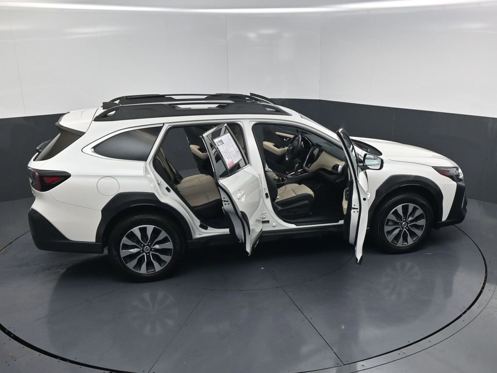 Used 2023 Subaru Outback Limited image 15