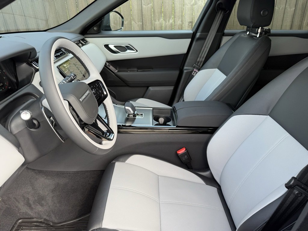 New 2026 Land Rover Range Rover Velar Dynamic SE image 11