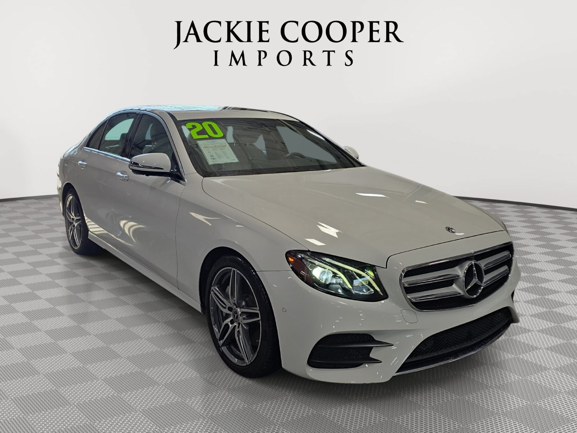 Used 2020 Mercedes-Benz E 350 4MATIC Sedan image 3