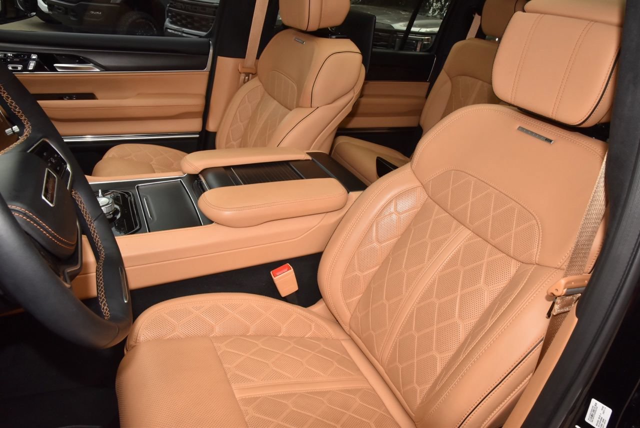Used 2024 Jeep Grand Wagoneer Series III w/ Rear Seat Video Group 1 AWD/4WD image 35