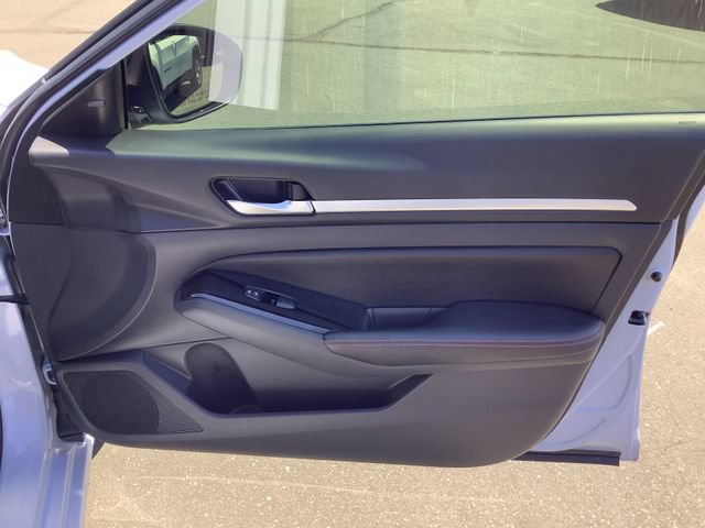 Used 2024 Nissan Altima 2.5 SR AWD/4WD image 36