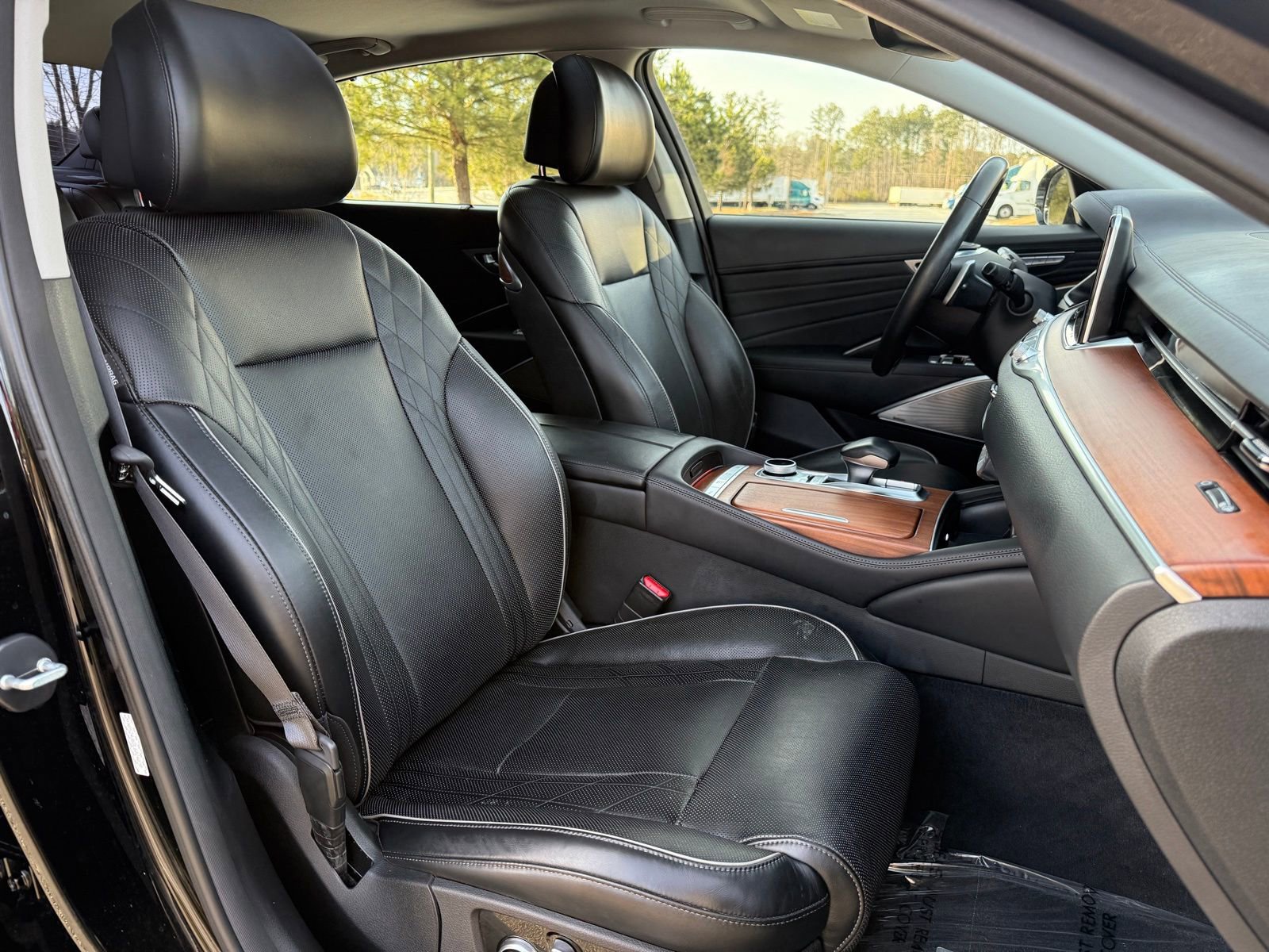 Used 2020 Kia K900 Luxury AWD/4WD image 38