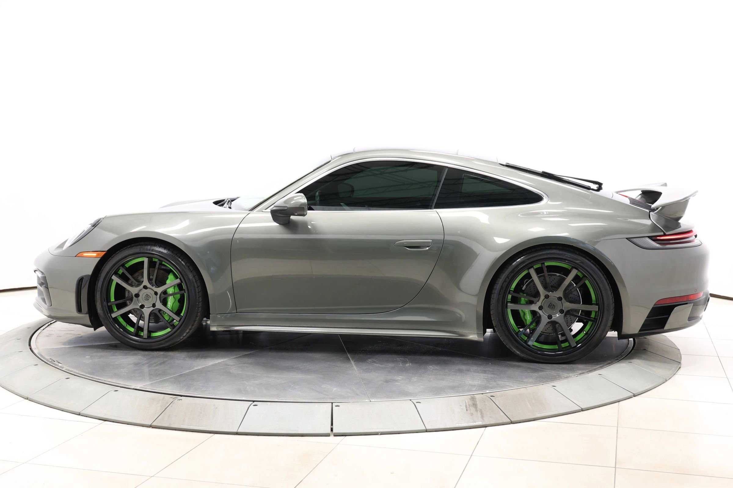 Used 2020 Porsche 911 Carrera 4S AWD/4WD image 10