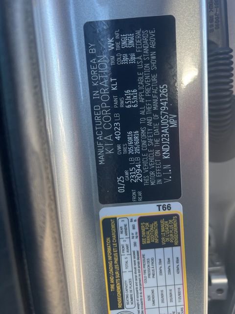 Used 2025 Kia Soul LX w/ LX Technology Package FWD image 10