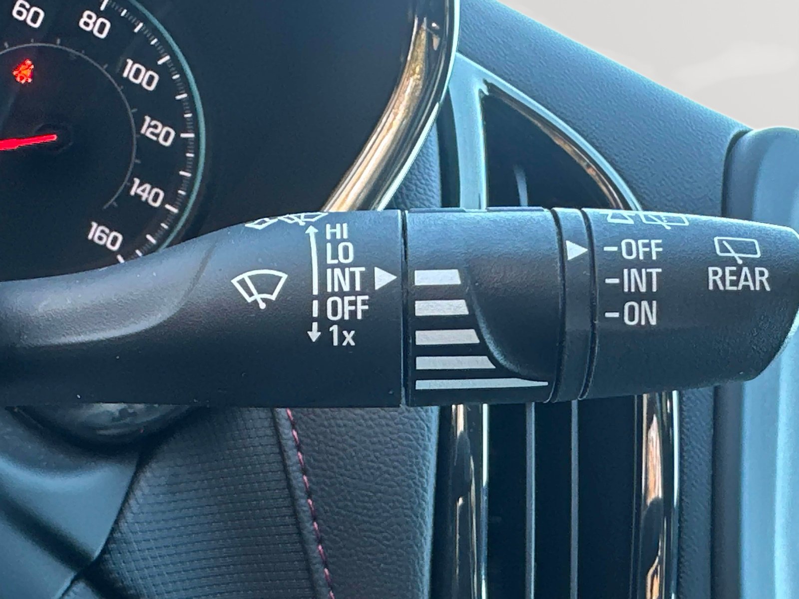 Used 2022 Chevrolet Equinox RS image 17