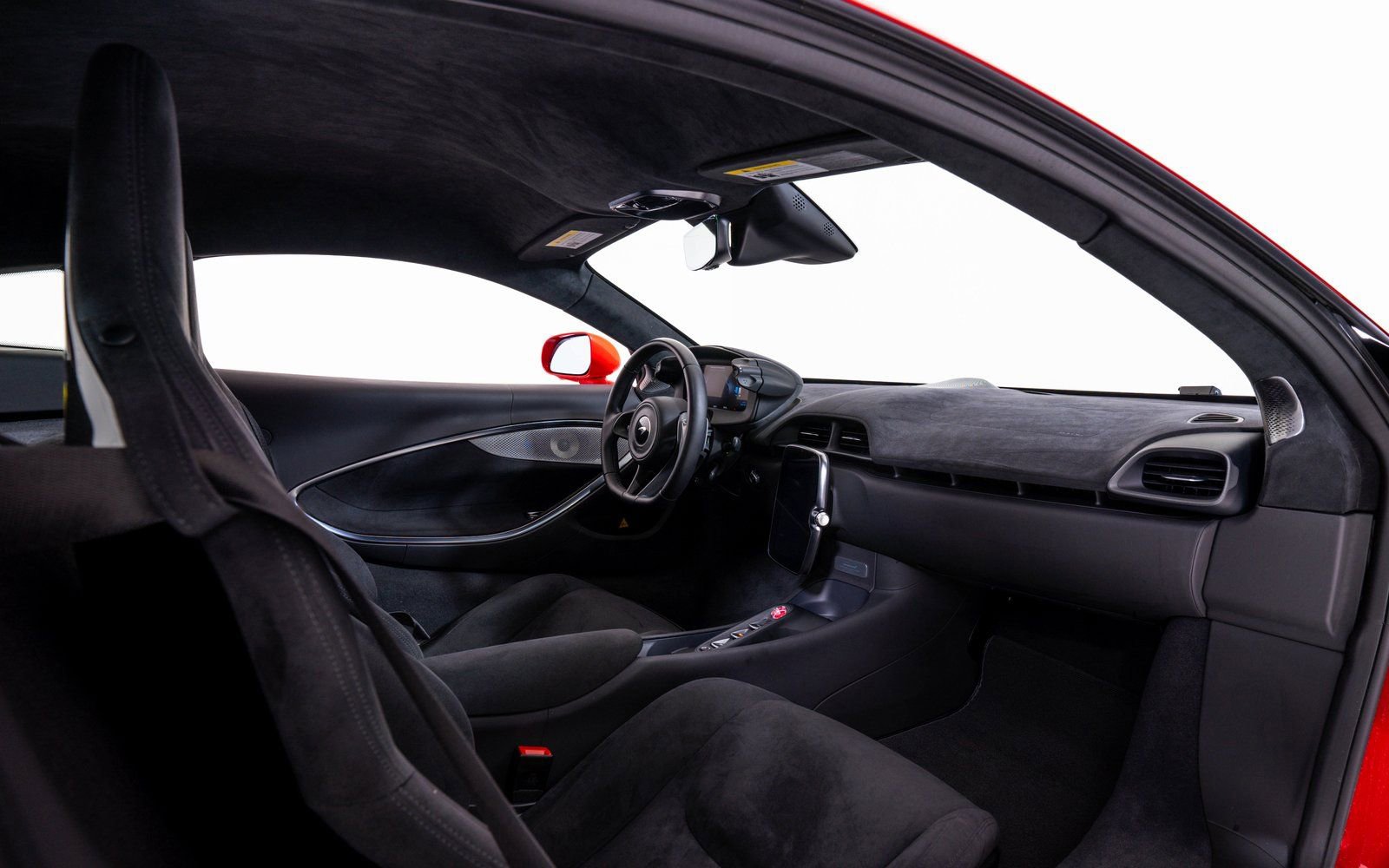 Used 2024 McLaren Artura image 19