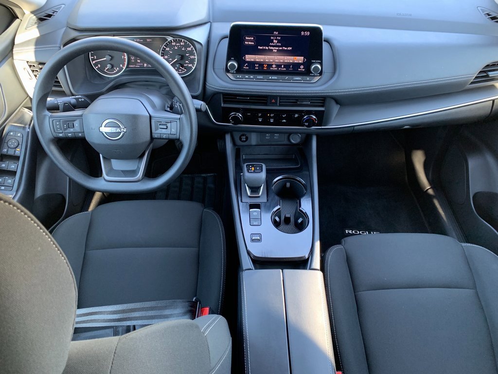 Used 2025 Nissan Rogue S image 15