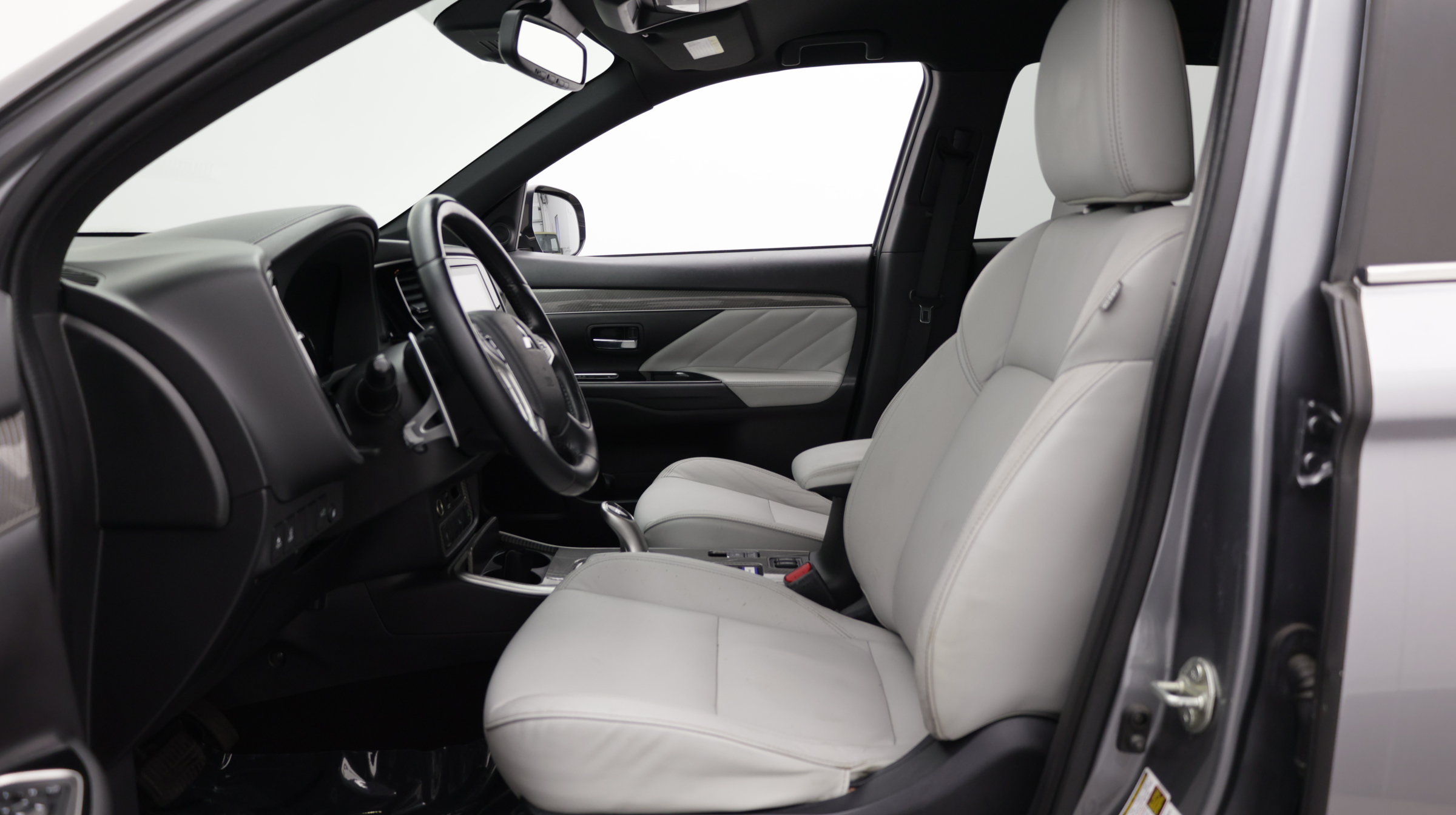 Used 2022 Mitsubishi Outlander LE AWD/4WD image 19