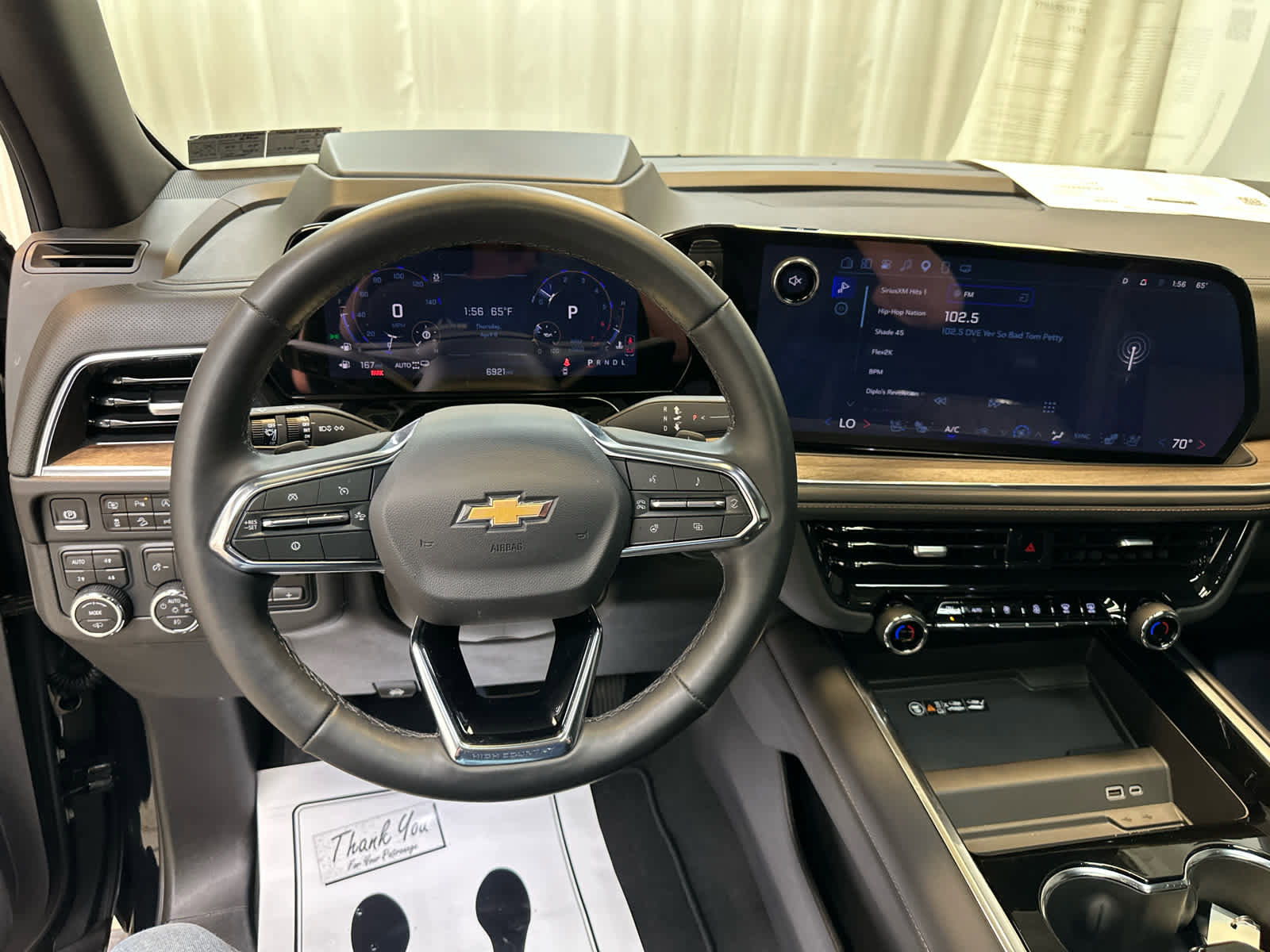 Used 2025 Chevrolet Suburban High Country image 3