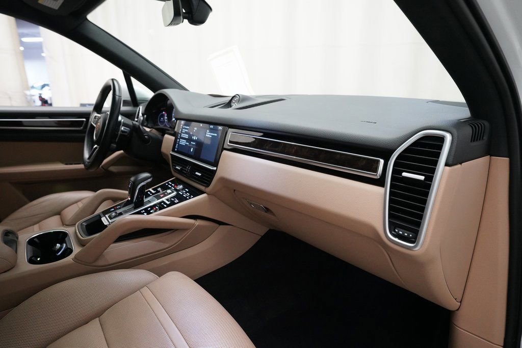 Used 2019 Porsche Cayenne E-Hybrid image 26
