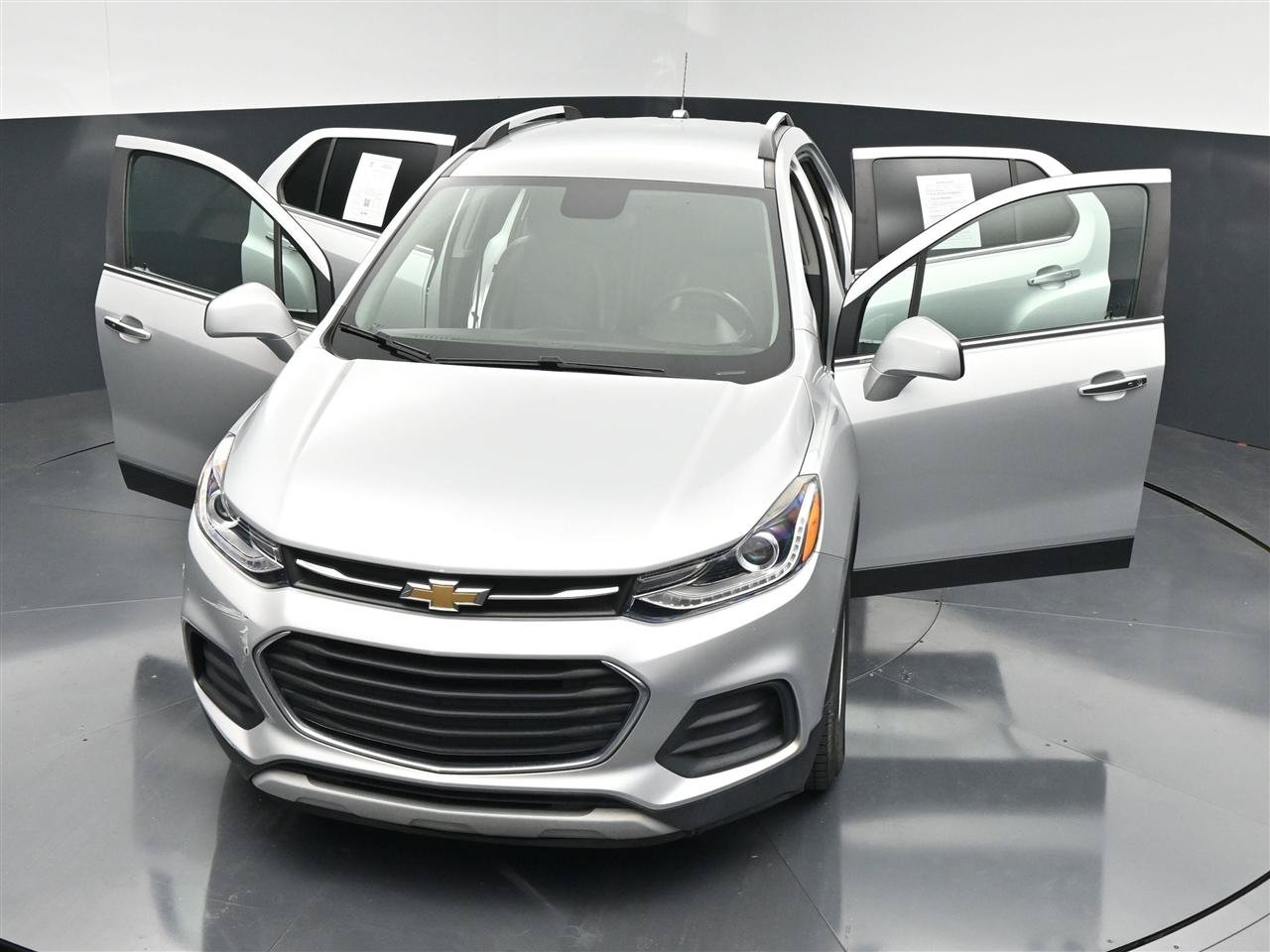 Used 2018 Chevrolet Trax LT w/ LT Convenience Package FWD image 36