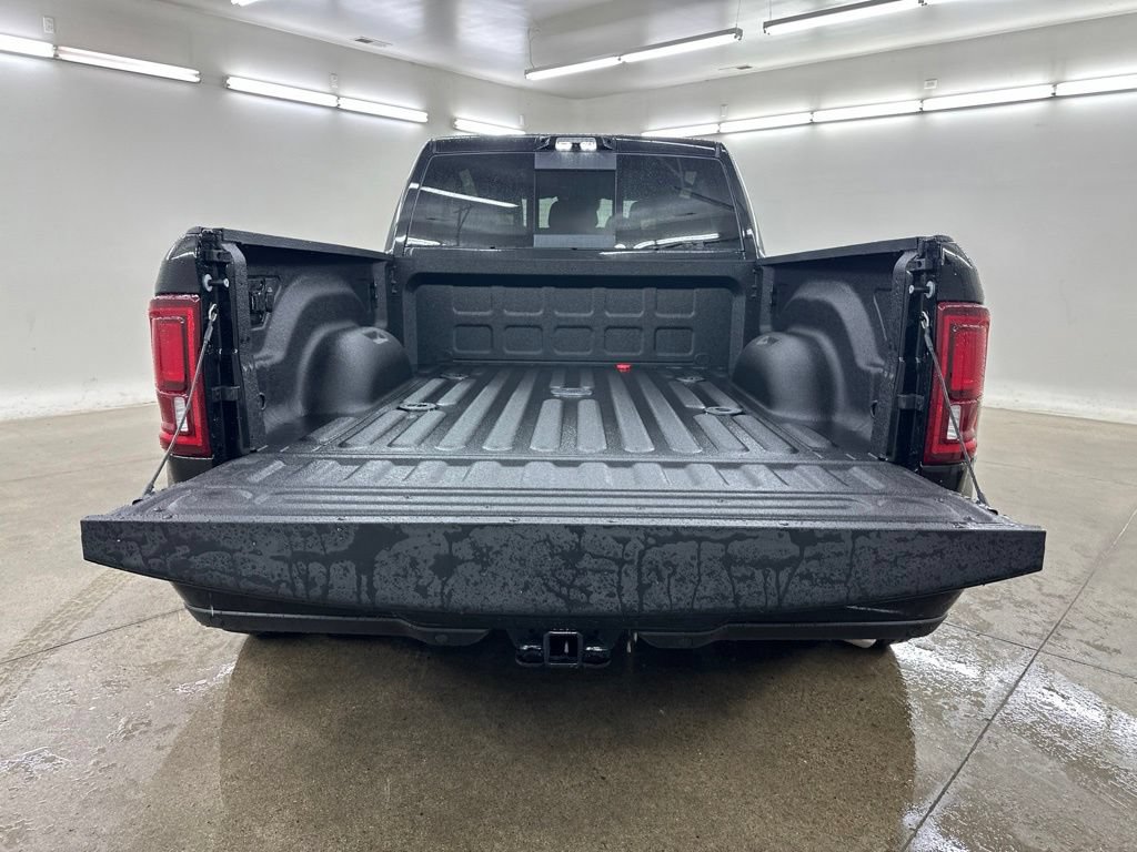 New 2026 RAM 3500 Laramie AWD/4WD image 17