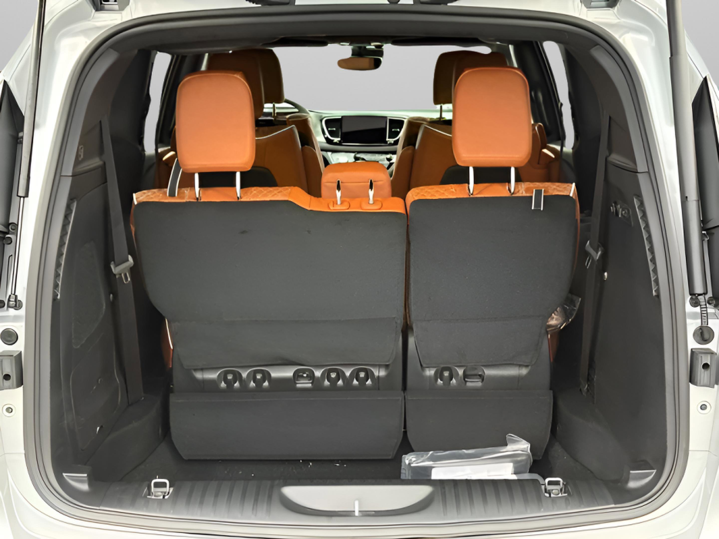 New 2026 Chrysler Pacifica Pinnacle w/ Trailer Tow Group image 10