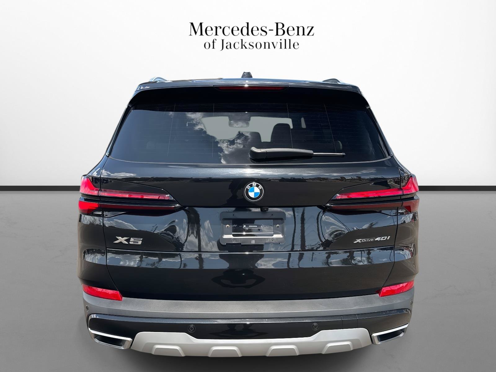 Used 2025 BMW X5 xDrive40i w/ Premium Package AWD/4WD image 4