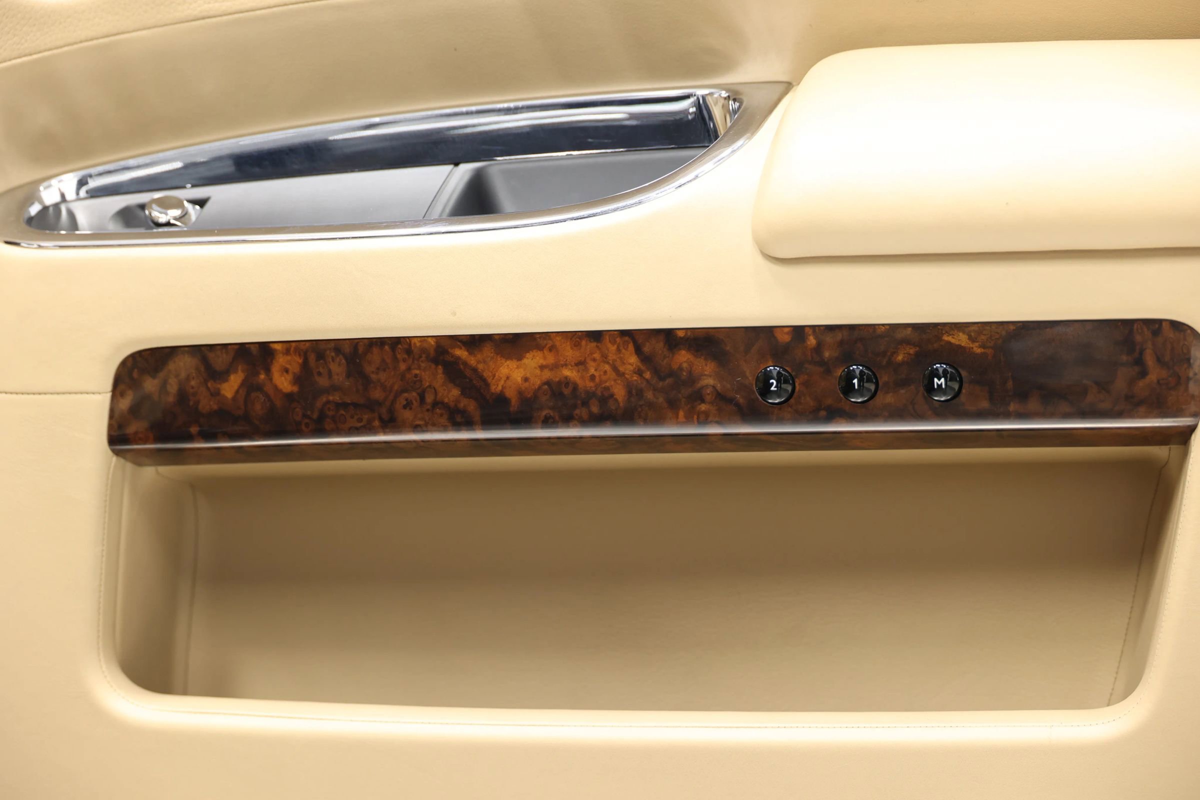 Used 2011 Rolls-Royce Ghost image 95