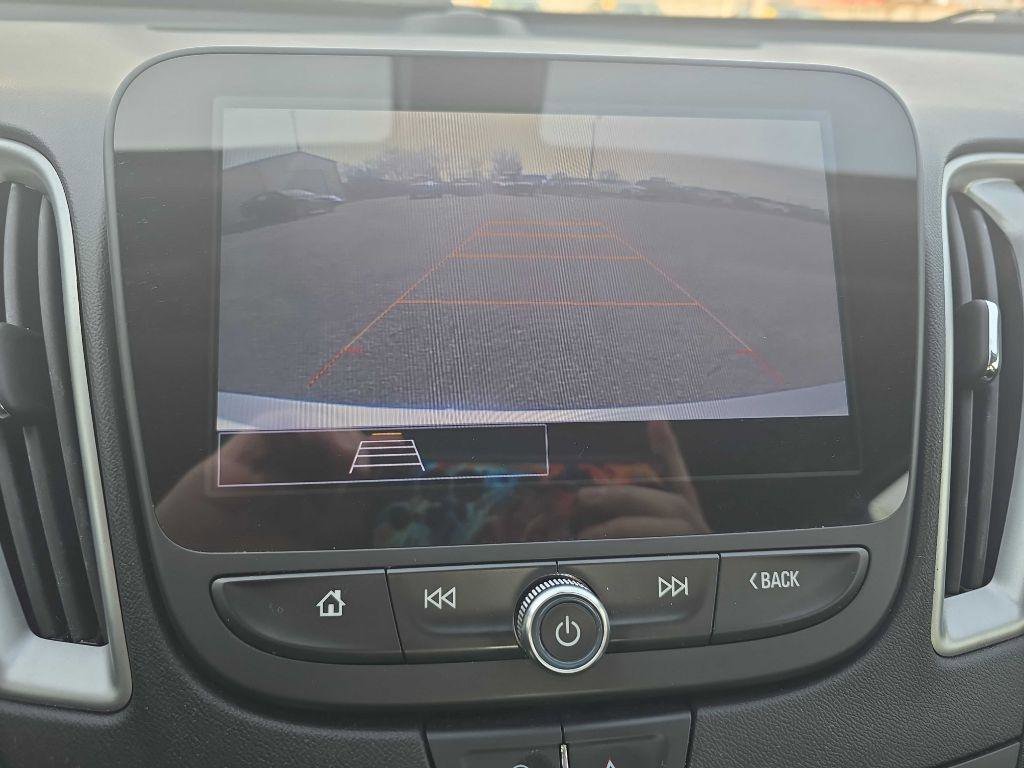 Used 2021 Chevrolet Malibu LS image 16