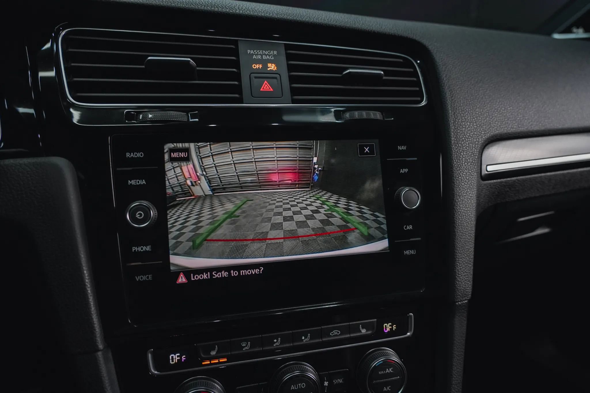 Used 2019 Volkswagen Golf 4-Door image 65