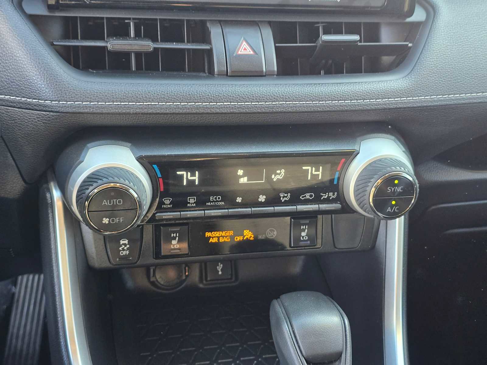 Used 2022 Toyota RAV4 XLE image 28