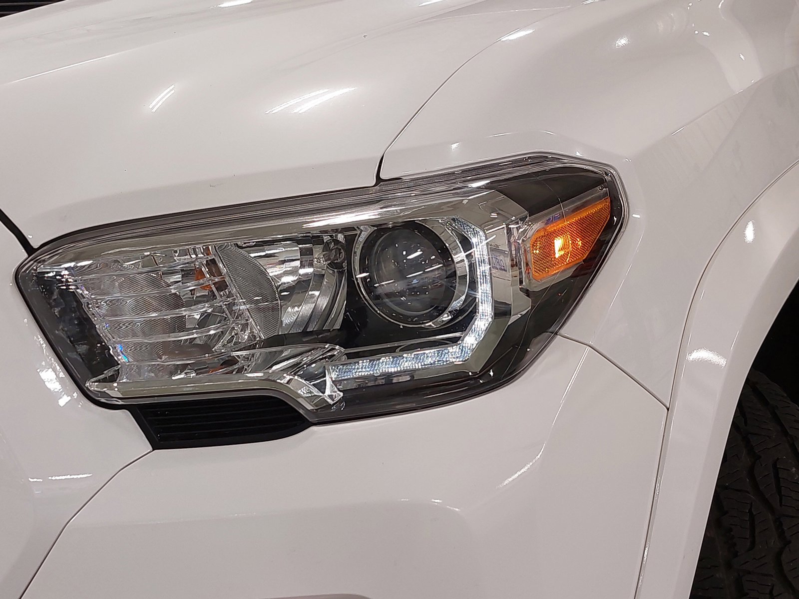 Used 2020 Toyota Tacoma TRD Sport image 30