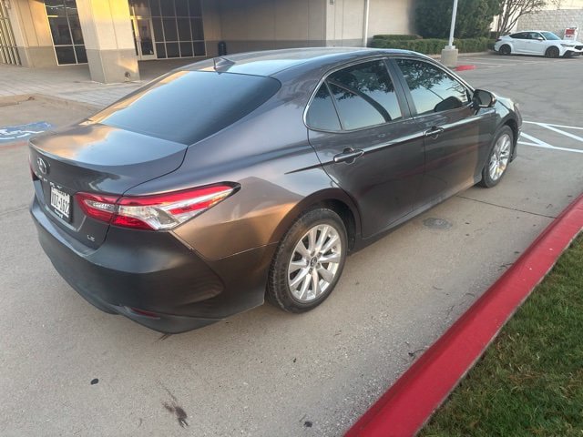 Used 2019 Toyota Camry LE FWD image 2