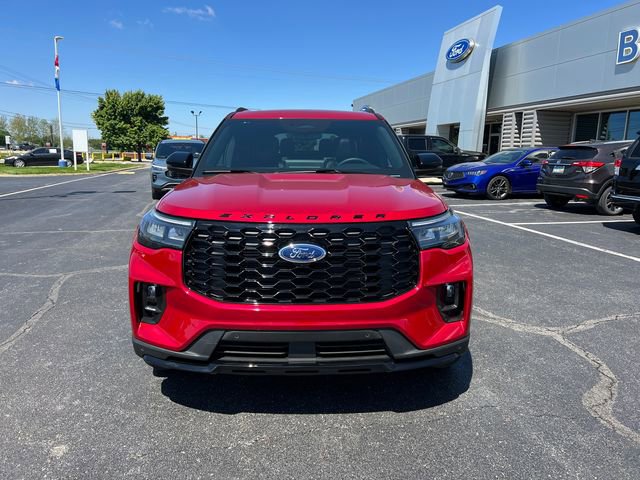 Used 2025 Ford Explorer ST-Line w/ Premium Package AWD/4WD image 2