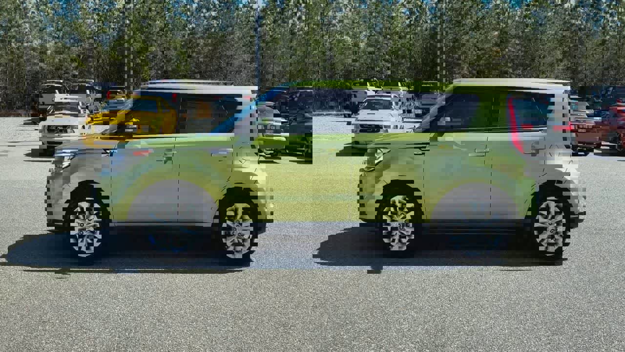 Used 2014 Kia Soul + image 5