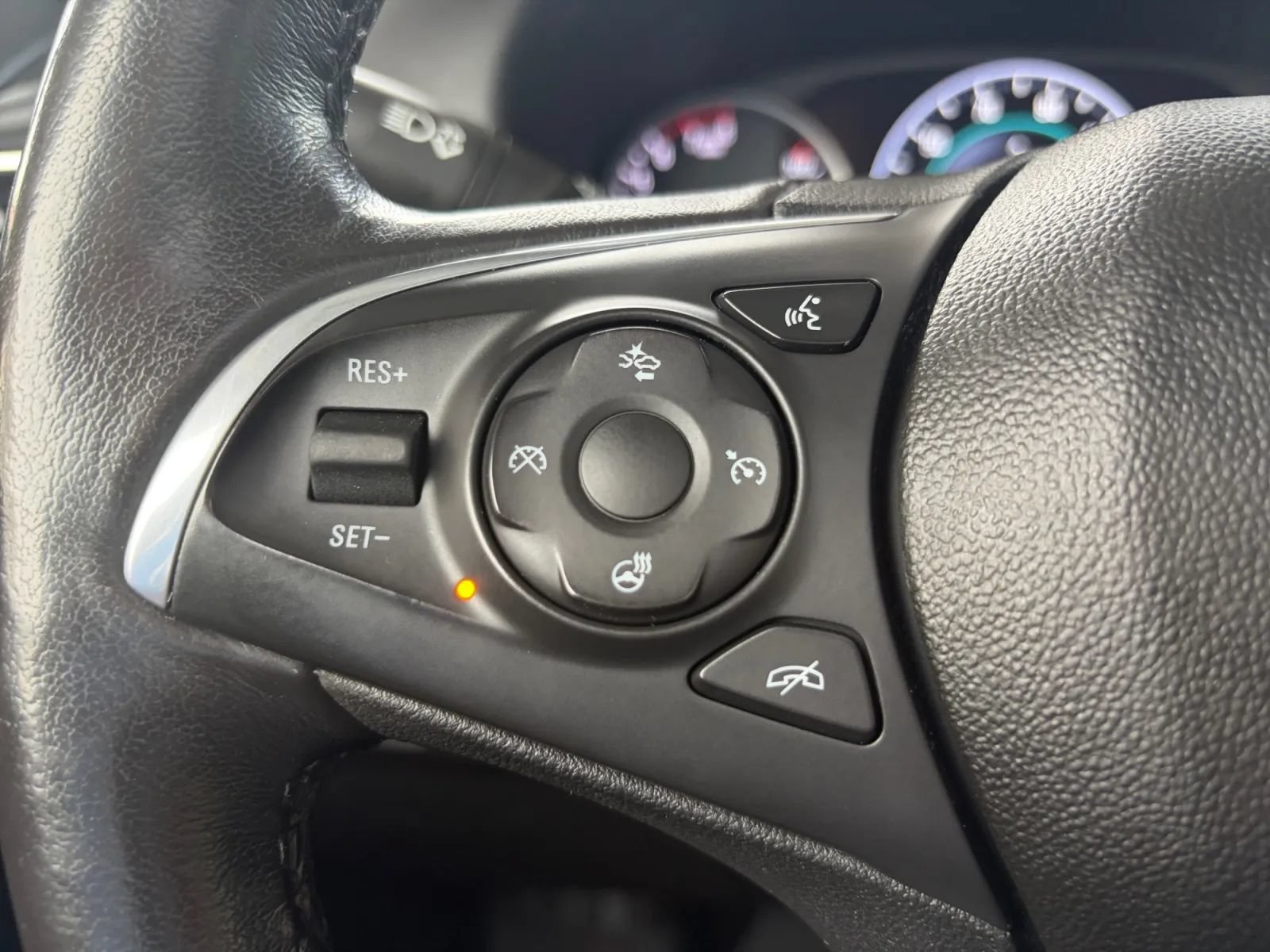 Used 2019 Buick Enclave Avenir w/ Avenir Technology Package AWD/4WD image 32