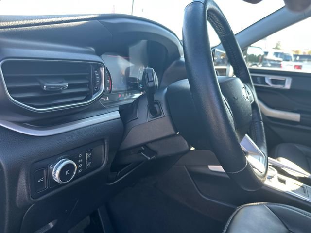 Certified 2022 Ford Explorer XLT w/ Equipment Group 202A image 30